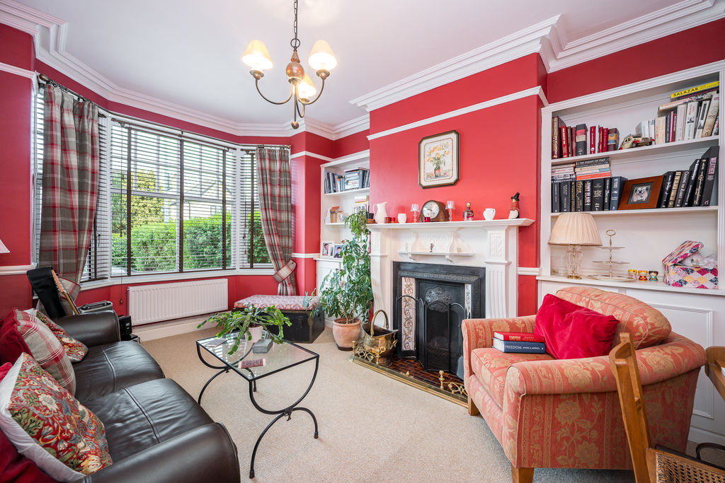 Lounge- click for photo gallery